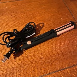 Kim k hair straightener/curler